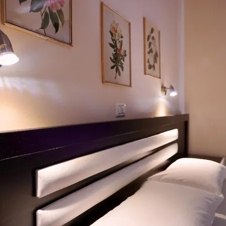 Marku Palace * Ksamil