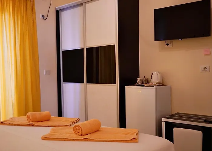 Marku Palace * Ksamil